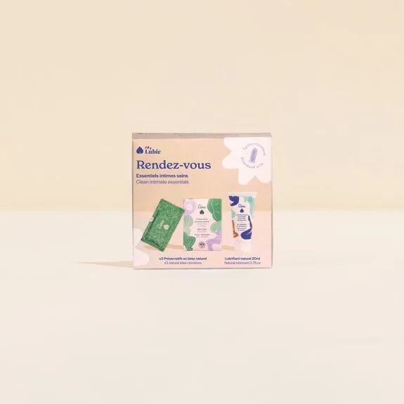 Essentiels intimes sains, kit avec serviettes en coton bio et lubrifiant naturel, soins doux et écologiques pour elle.