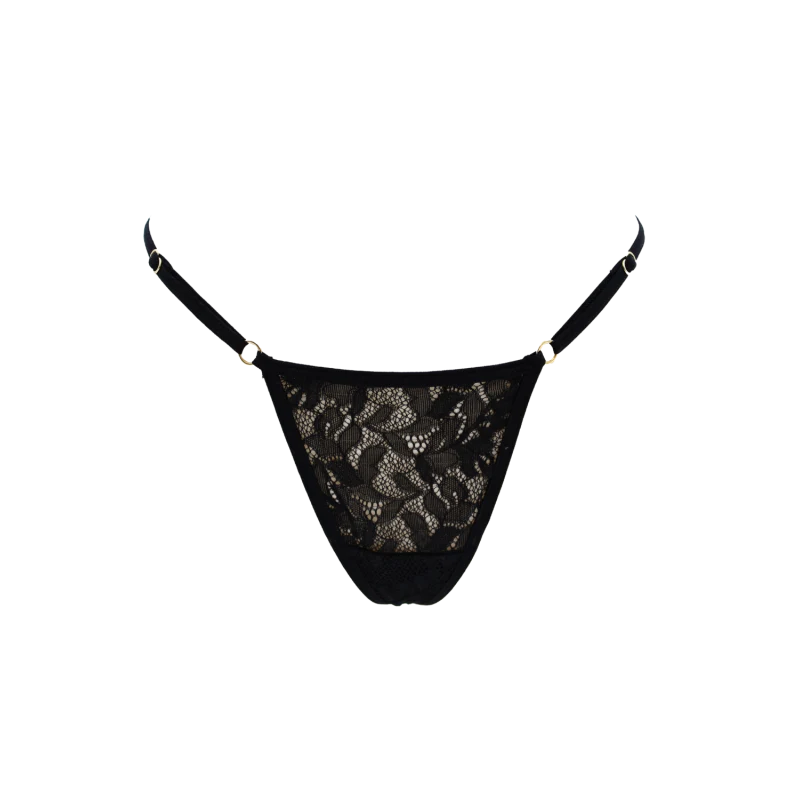 String noir en dentelle avec bijou cœur doré