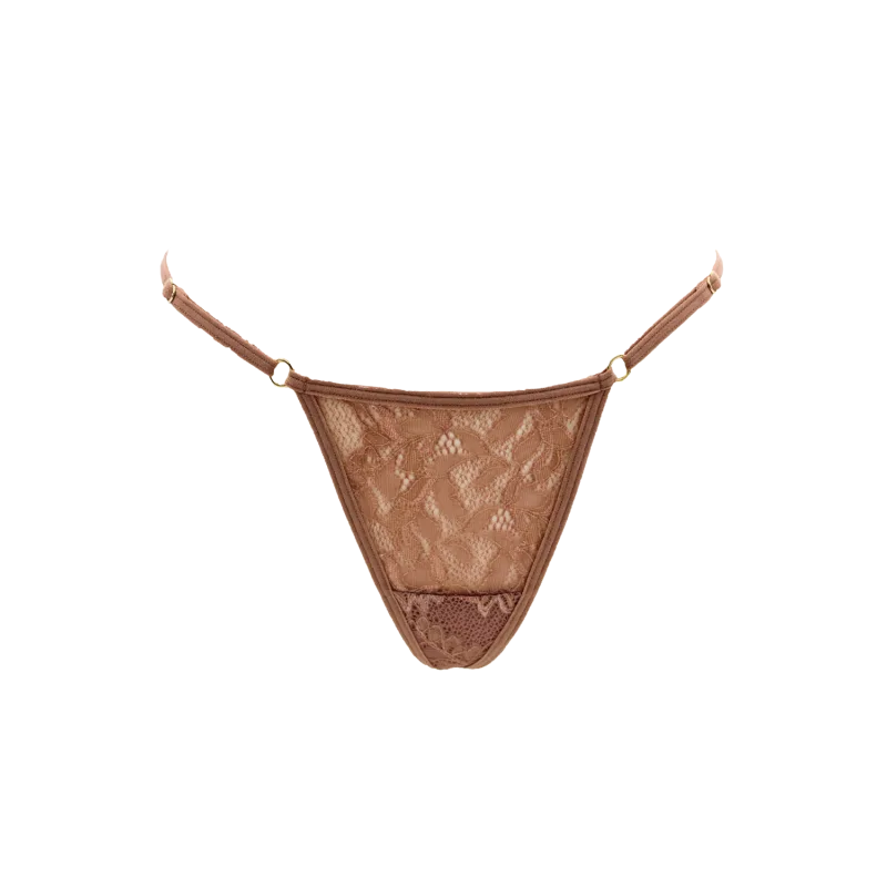 String taupe en dentelle avec bijou cœur doré