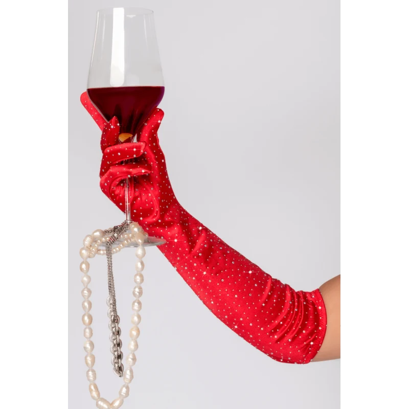 Une paire de gants satinés rouges avec strass - Mapalé
