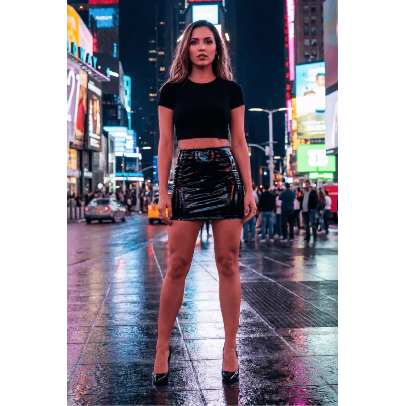 Jupe noire en simili cuir avec zip Lara