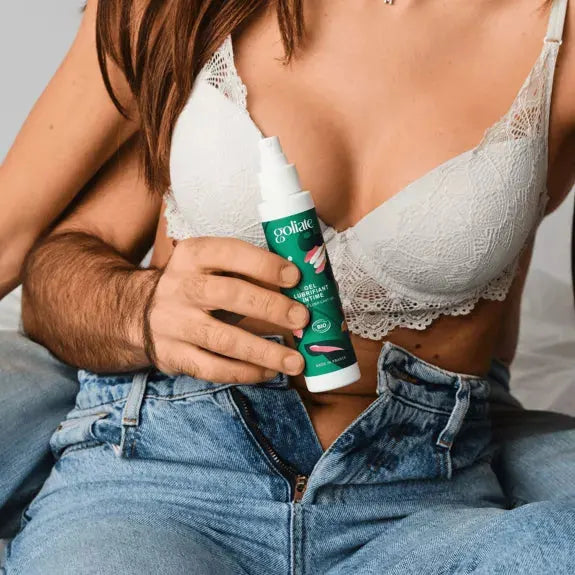 Lubrifiant intime bio avec CBD, perfect pour un confort naturel et sensuel en duo.