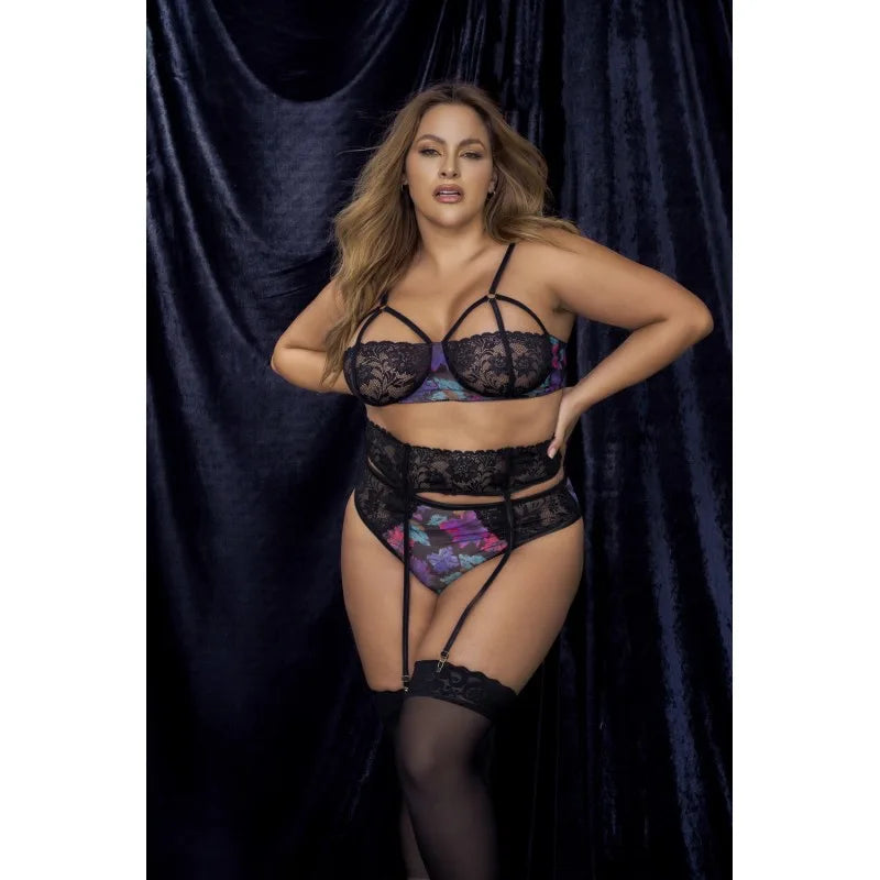 Deux-en-un, nuisette et ensemble trois pièces noir, grande taille, tissu fleur exotique