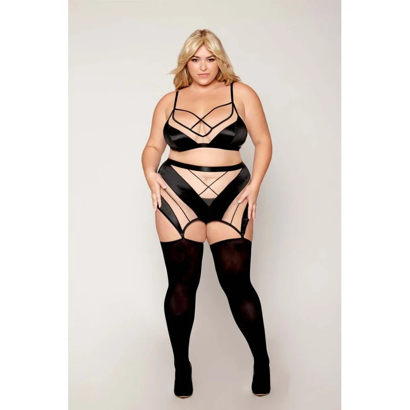 Ensemble grande taille avec Soutien-gorge, jupe porte-jarretelles, string