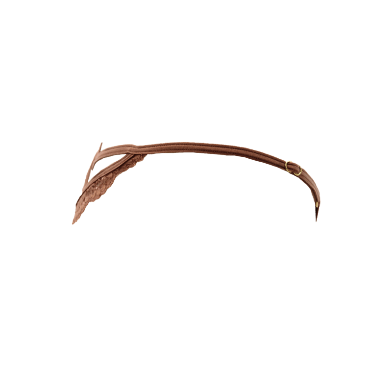 String taupe en dentelle avec bijou cœur doré