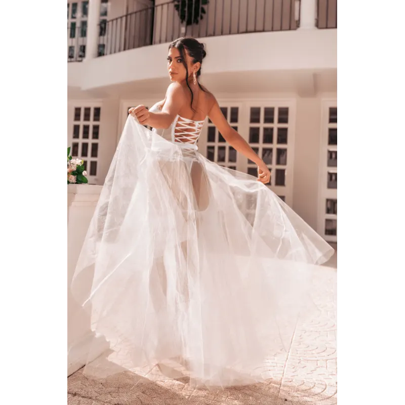 Ensemble 4 pièces blanc, bustier, string et 2 jarretières