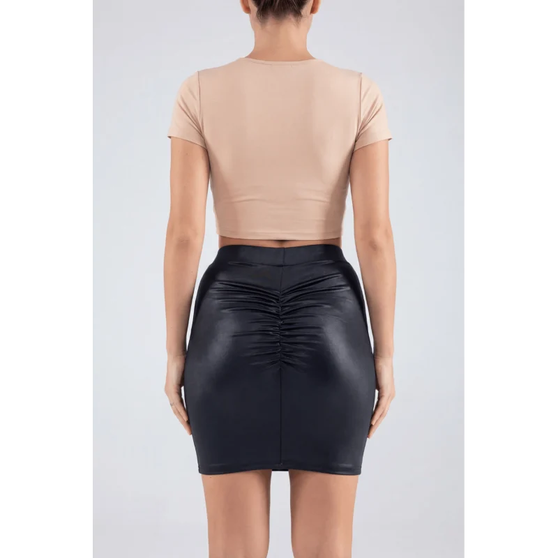 Jupe courte noire Kyra avec zip fonctionnel sur le côté