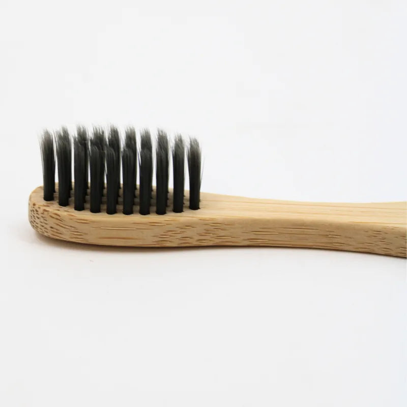 Brosse à Dents Ultra Douce en Bambou au Charbon Actif