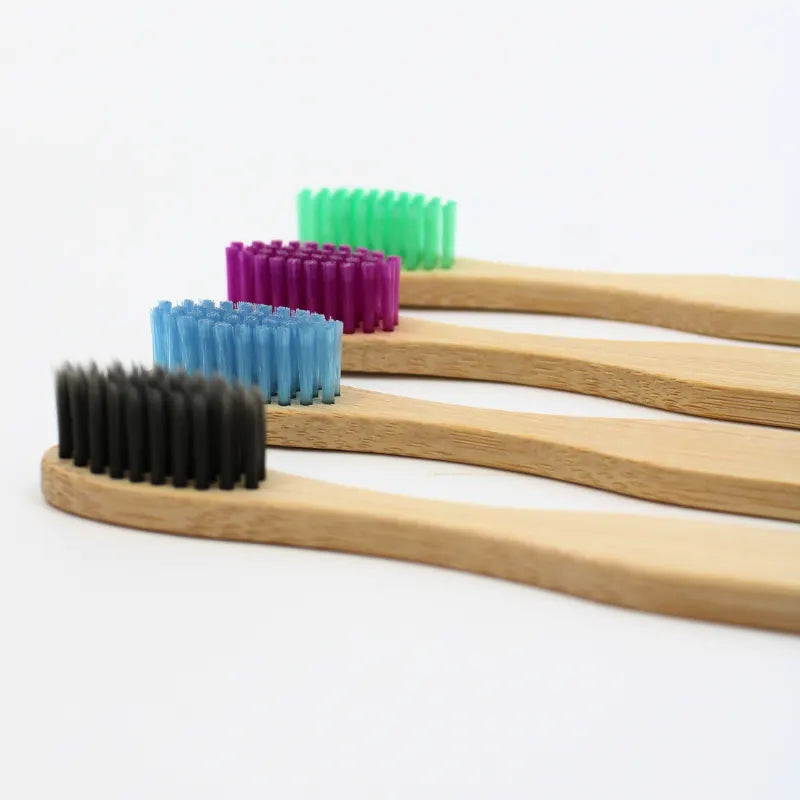 Lot de 4 Brosses à Dents en Bambou Colorées et Biodégradables