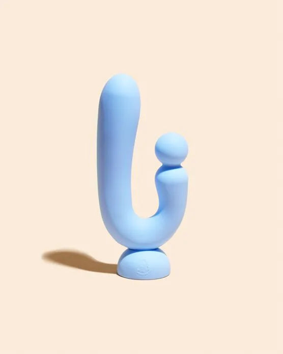 Vibromasseur en silicone bleu ciel, design ergonomique pour des plaisirs intenses et personnalisés.