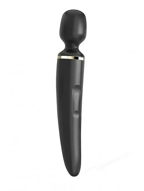 Vibromasseur noir avec finition dorée sur fond blanc, alliant élégance et performance pour des moments de plaisir inoubliables.
Satisfyer Wand Woman masseur intime stimulation clitoris