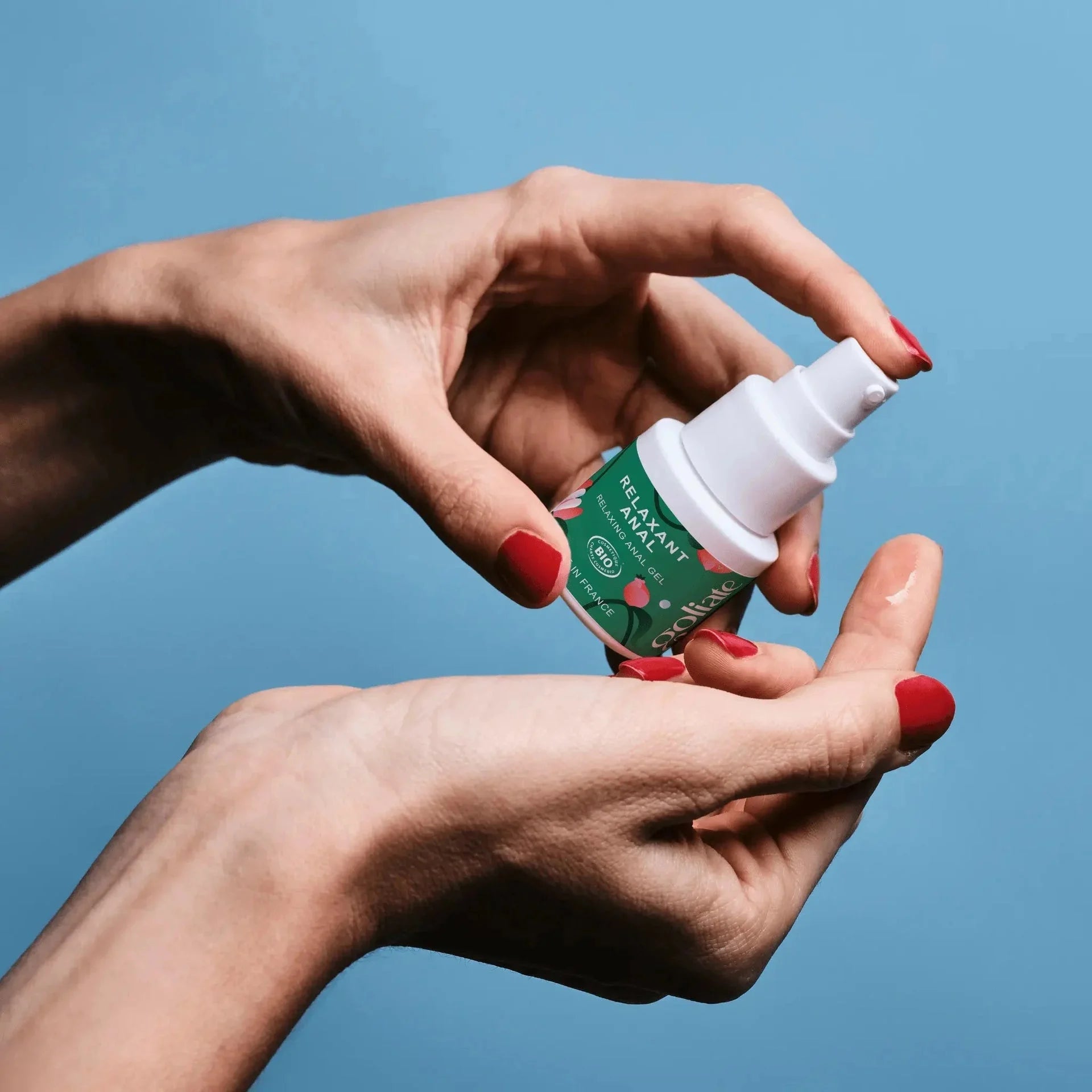 Lubrifiant intime bio relaxant à l’huile essentielle, pour un confort optimal et naturel lors des moments intimes.